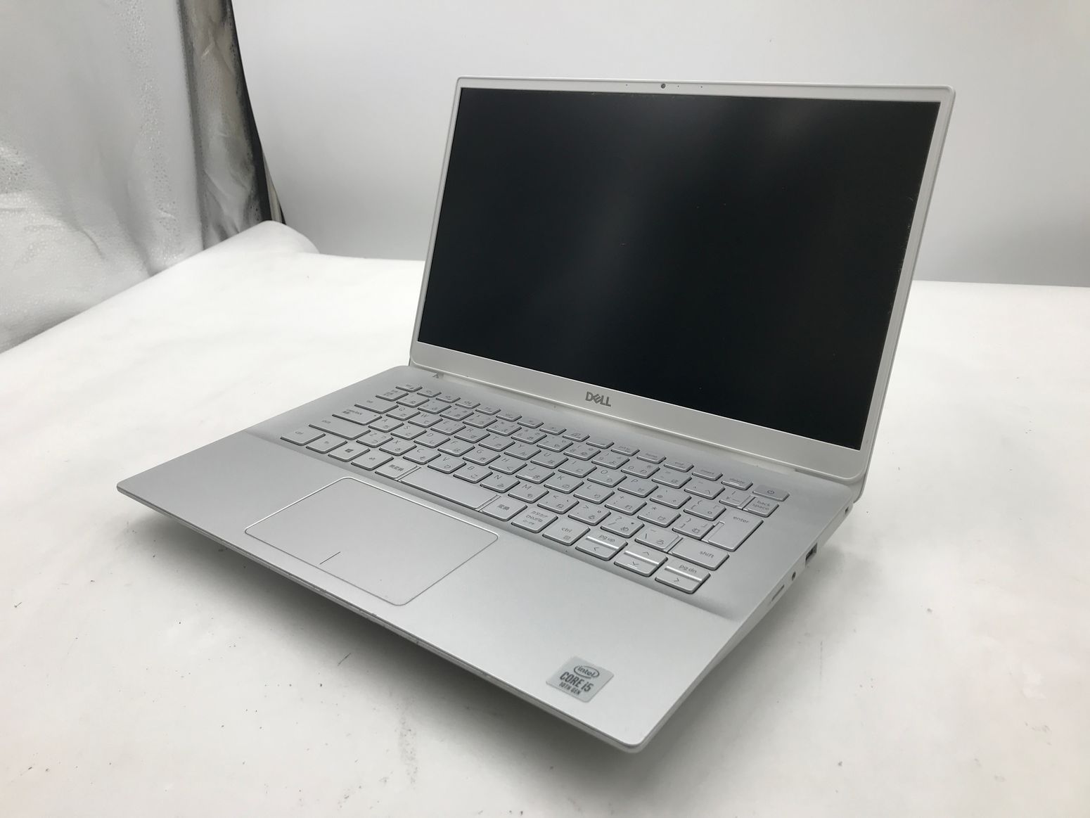 【DELL】高性能i7 新品SSD256GB 8GB グラボ搭載 ノートPC DELL】高性能i7 新品SSD256GB 8GB ブラック ノートPC