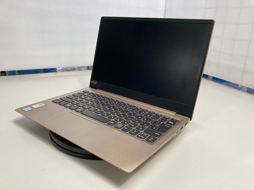 446 レノボ 520-15IKB 第8世代i5 20GB 新品SSD512GB IdeaPad 520 (15