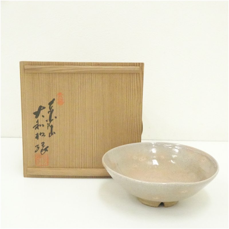 【中古】【茶道具】萩焼　大和松緑造　平茶碗（共箱）茶道 抹茶 おしゃれ 抹茶茶碗 抹茶碗 和食器 レトロ 茶器 骨董 茶わん 茶会 茶の湯 夏