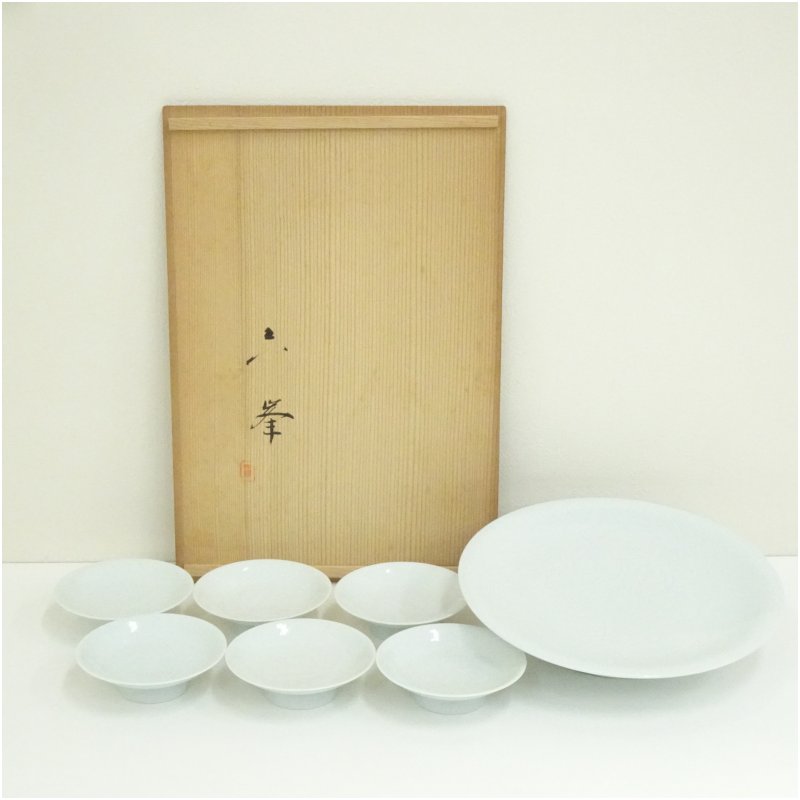 【中古】【大売り出し20%オフ】【陶物作り・瀬戸もの】六峰造 白磁名取り草図刻みつける果物（盛小皿）6客揃（共箱）室内装飾 作物 オブジェ 御先棒 芸術品 雑貨 言い慣わし芸術 骨董品 骨董 今めかしい【最大限度100%尖んがりうしろ側】