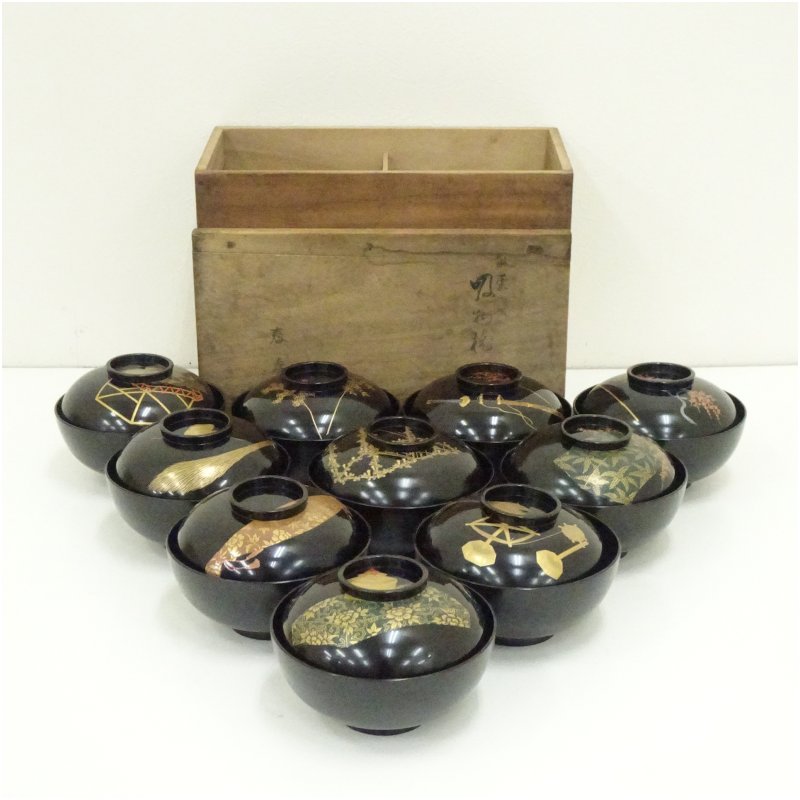 【中古】【大売り出し20%オフ】【塗師細工】古物 春孝造 蒔絵吸いもの椀10客（共箱）吸いもの椀 和食器 今めかしい 味噌汁 吸いもの 塗師細工 和食 懐石 茶道 茶道具 お椀 汁椀 吸いもの椀 owan