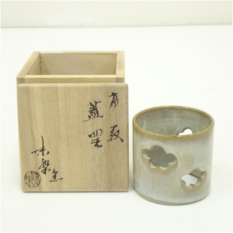 楽天市場】【中古】十四代 亀井味楽作 高取焼 梅透蓋置 茶道具【美品
