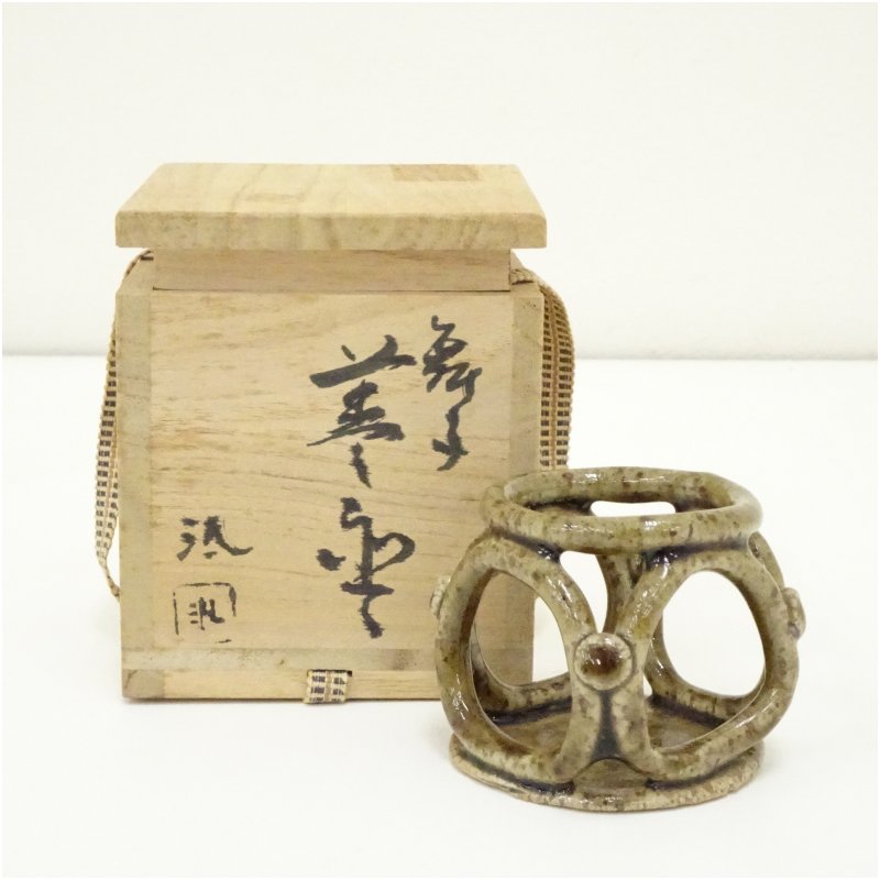 楽天市場】【中古】 御室窯 仁清 萩 蓋置 共箱入り 陶器製 蓋置き