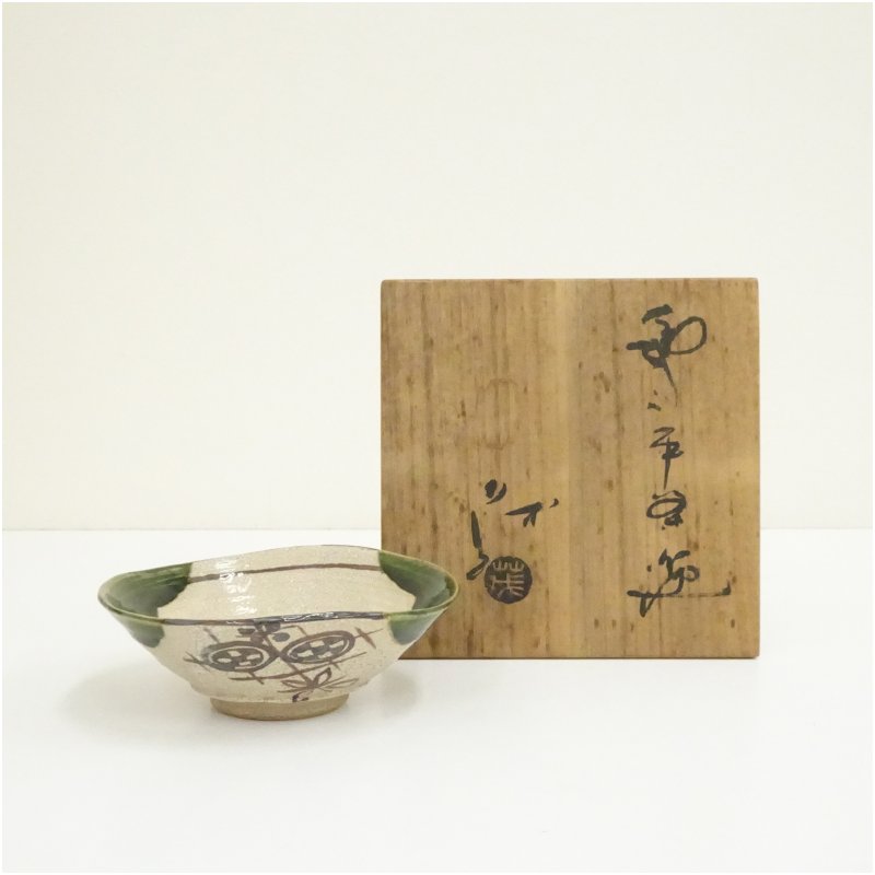 楽天市場】【未使用品】 こぶ志焼 山岡三秋 茶碗 共箱入り 淡碧釉 こぶ