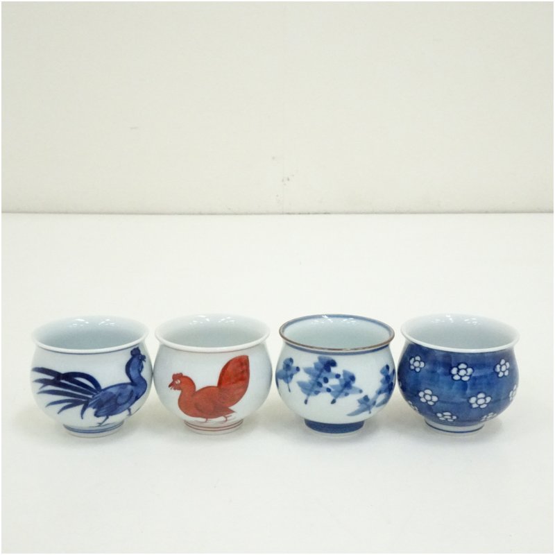 【中古】【陶芸・陶器】有田焼　源右衛門窯造　ぐい呑4客 ぐい呑み ぐい飲み おしゃれ かわいい 器 酒器 骨董 食器 ディスプレイ インテリア お酒 居酒屋