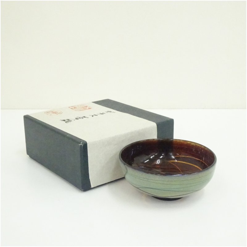 【中古】【茶道具】新倉晴比古造　ガラス茶碗（箱付） 茶道 抹茶 硝子 おしゃれ 抹茶茶碗 抹茶碗 和食器 レトロ 茶器 骨董 茶わん 茶会 茶の湯