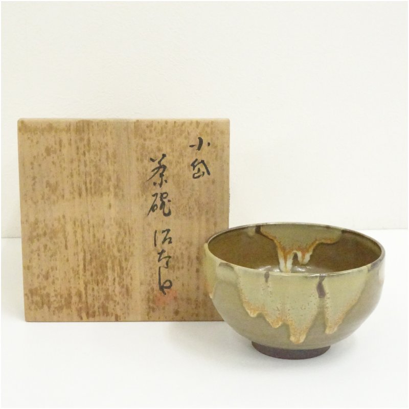【中古】【茶道具】小岱焼　近重治太郎造　茶碗（共箱） 茶道 抹茶 おしゃれ 抹茶茶碗 抹茶碗 和食器 レトロ 茶器 骨董 茶わん 茶会 茶の湯