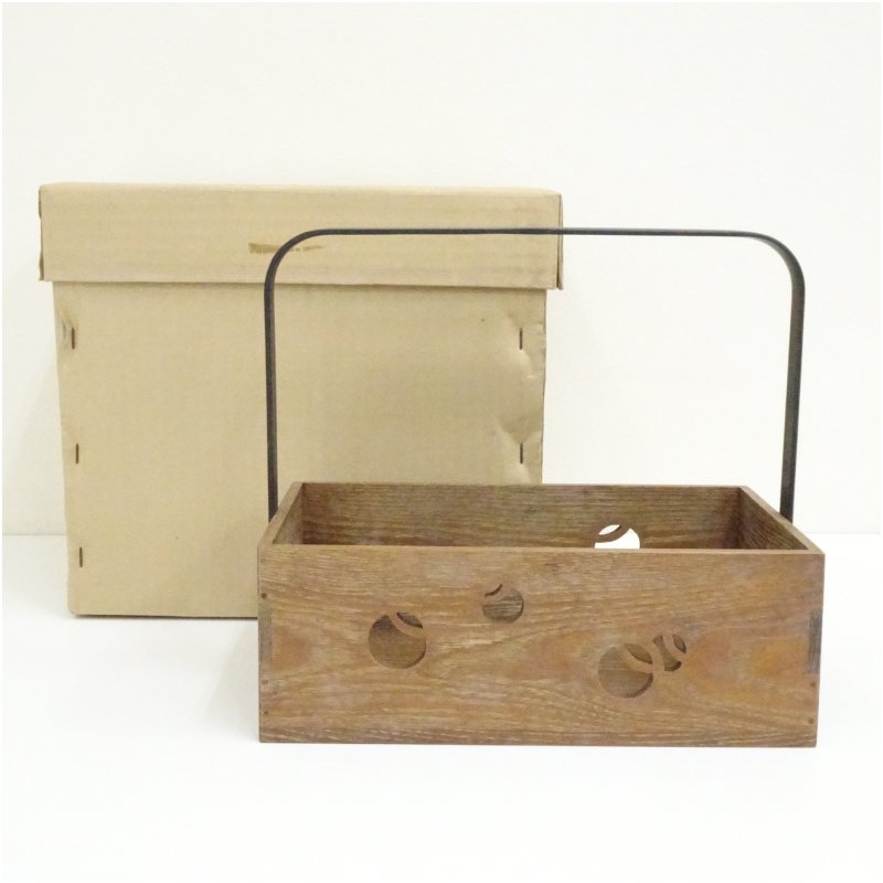 【中古】【茶道具】つぼつぼ透かこい女莨盆（紙箱）  紙巻きタバコ盆 茶道 茶道具 今めかしい 紙巻きタバコぼん 吹かす具 茶器 炭 保護すること 蔵置き 箱 骨董 抹茶 茶会 茶席