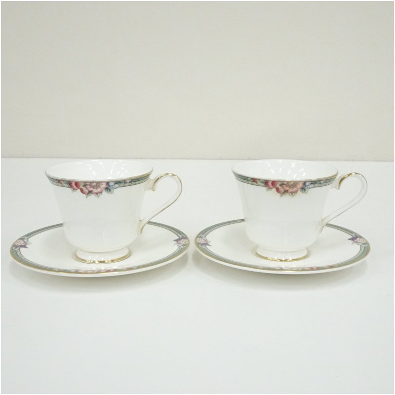 【中古】【陶物作り・瀬戸もの】Royal Doulton ロイヤルドルトン 果樹園吸血鬼 優勝杯＆ソーサーペア  食器 今めかしい 愛くるしげ 茶の葉 茶器 アンティーク 室内装飾 普段使い走り 見舞い客 一覧表お召しもの