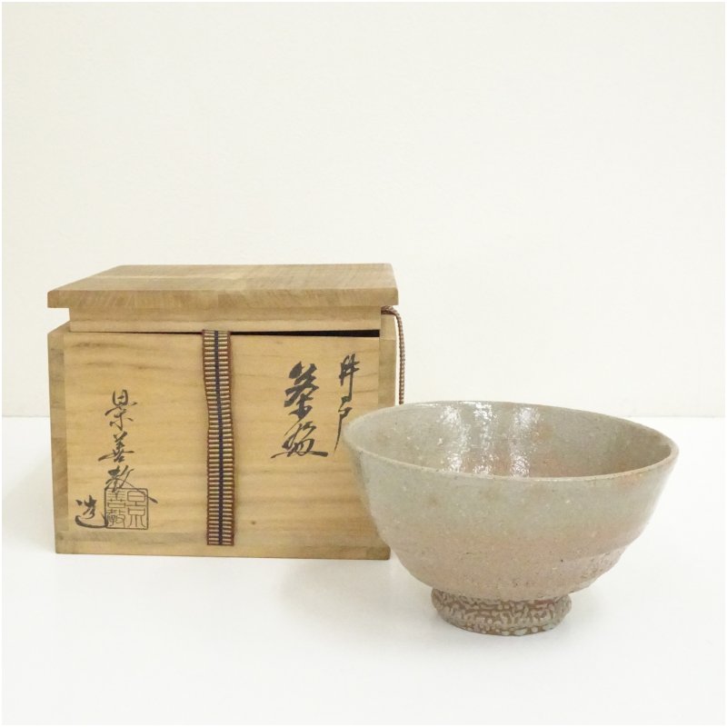 【中古】【茶道具】景善教造　井戸茶碗（共箱） 茶道 抹茶 おしゃれ 抹茶茶碗 抹茶碗 和食器 レトロ 茶器 骨董 茶わん 茶会 茶の湯 8月 夏