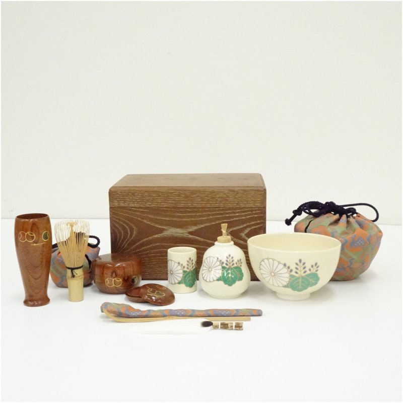 【中古】【茶道具】桑茶箱セット（紙箱） 茶道 茶道具 おしゃれ 茶器 一式 揃え 揃い 抹茶 お茶箱 お茶 インテリア 骨董 茶会 茶の湯