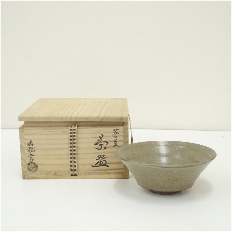 【中古】【茶道具】京焼　勝龍寺窯造　乾伸行　蕎麦茶碗（共箱） 茶道 抹茶 おしゃれ 抹茶茶碗 抹茶碗 和食器 レトロ 茶器 骨董 茶わん 茶会 茶の湯 5月 7月 春夏