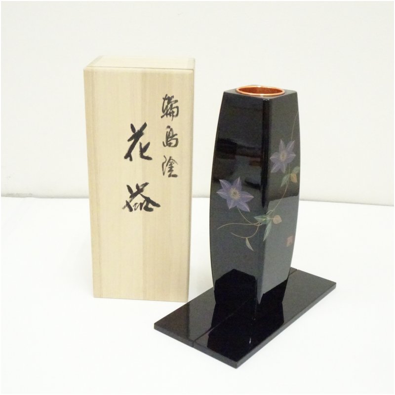 【中古】【大売り出し20%オフ】【華道】蒔絵師 谷内毅造 輪島塗 鉄仙蒔絵花入（共箱）  花入れ 茶道 茶道具 花立て 花器 今めかしい 御花軍事基地 御先棒 茶室 華道 華道具 室内装飾 hnir【最大限度100%尖んがりうしろ側】