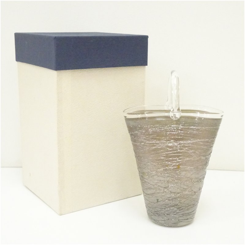 【中古】【大売り出し20%オフ】【硝子】安田泰三造 手吹き硝子花立て（紙箱）  花器 今めかしい 愛くるしい アンティーク 御花軍事基地 華道 華道具 茶道具 茶道 活け花 花入れ【最大限度100%尖んがりうしろ側】