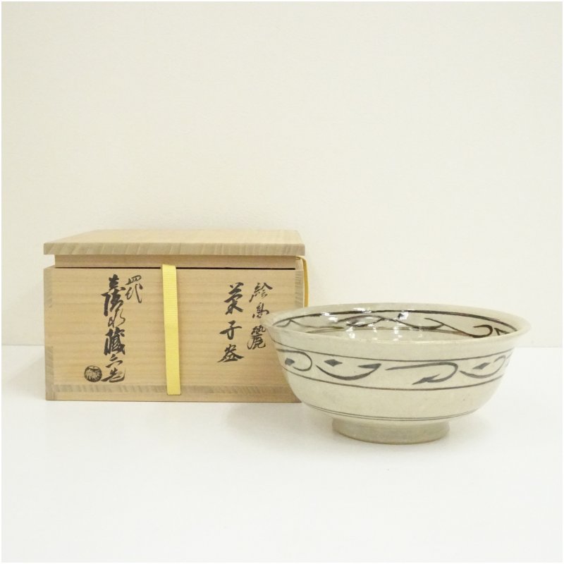 【中古】【陶物作り・瀬戸もの】京焼 真涌き水蔵六造 絵高麗御菓子器（共箱）  茶器 今めかしい 可愛らしい 和菓子 アンティーク レトロ 茶の葉 骨董 納める 御客さん 茶道 茶道具 ksk
