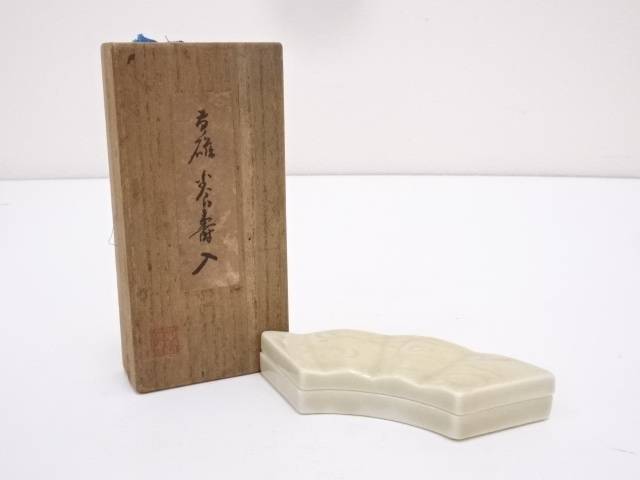 楽天市場】【中古】【香道】田原一斉造 青楓に鮎文 団扇香合（共