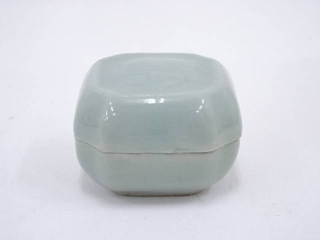 茶道具　京焼　真清水蔵六造　青磁　福字香合　合わせ箱　V　7204 楽天市場】【中古】【香道】京焼 真清水蔵六造 青磁福字香合（共