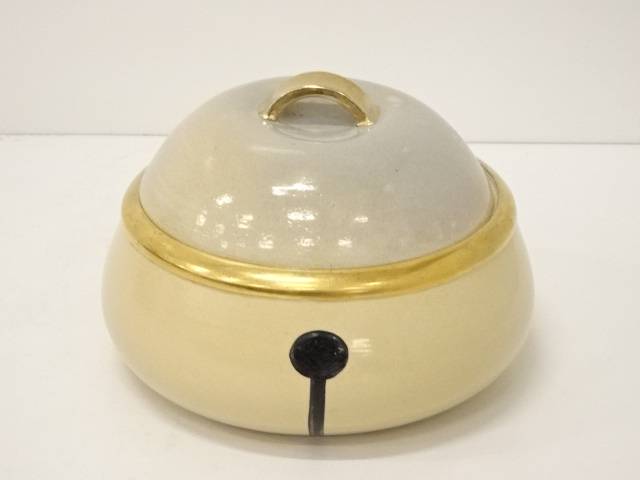 茶道具 藤山造 鈴水指喰籠 共箱 送料無料 中古 茶器 茶道具 お茶 和食器 おしゃれ 和菓子 来客 上品 お菓子入れ 菓子器 食籠 喰篭 喰篭 じきろう 主菓子 septicin Com