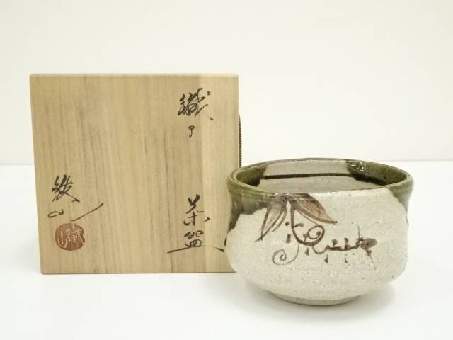 Ｎ８９０　茶碗　『瑞光窯　佐々木八十二造』『メダカ絵』『粉引茶碗』　共箱　茶道具 N890 茶碗 『瑞光窯 佐々木八十二造』『メダカ絵』『粉引