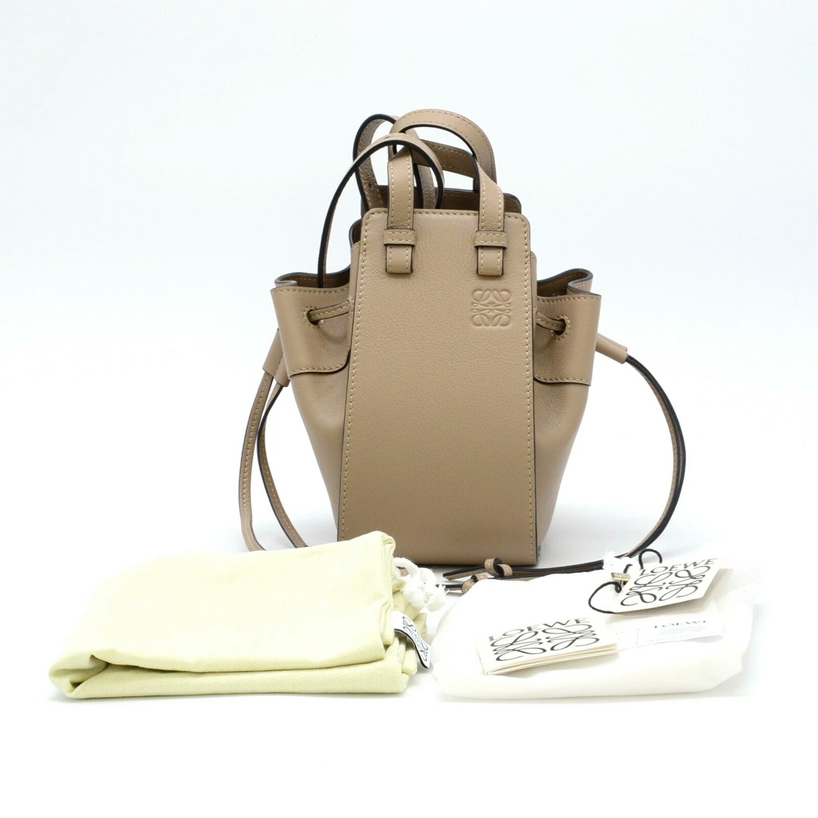 T11/038 美品 LOEWE ロエベ ハンドバッグ ハーフムーン 楽天市場】【バッグ】LOEWE ロエベ アマソナ28 アナグラム