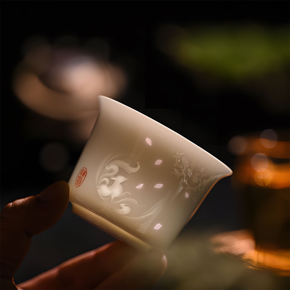 透かし飾り付けで茶の色が見える 玲瓏瀬戸もの 玲瓏磁 手作り 白磁 玲瓏 蓋碗 蛍手 ほたるで 透彫 瀬戸もの ほたる 宝瓶 急須 岩茶 中国茶器 中華民国茶 烏龍茶 紅茶の葉 茶器 中国 景徳鎮 お茶用品セット-コーヒー・お茶用品