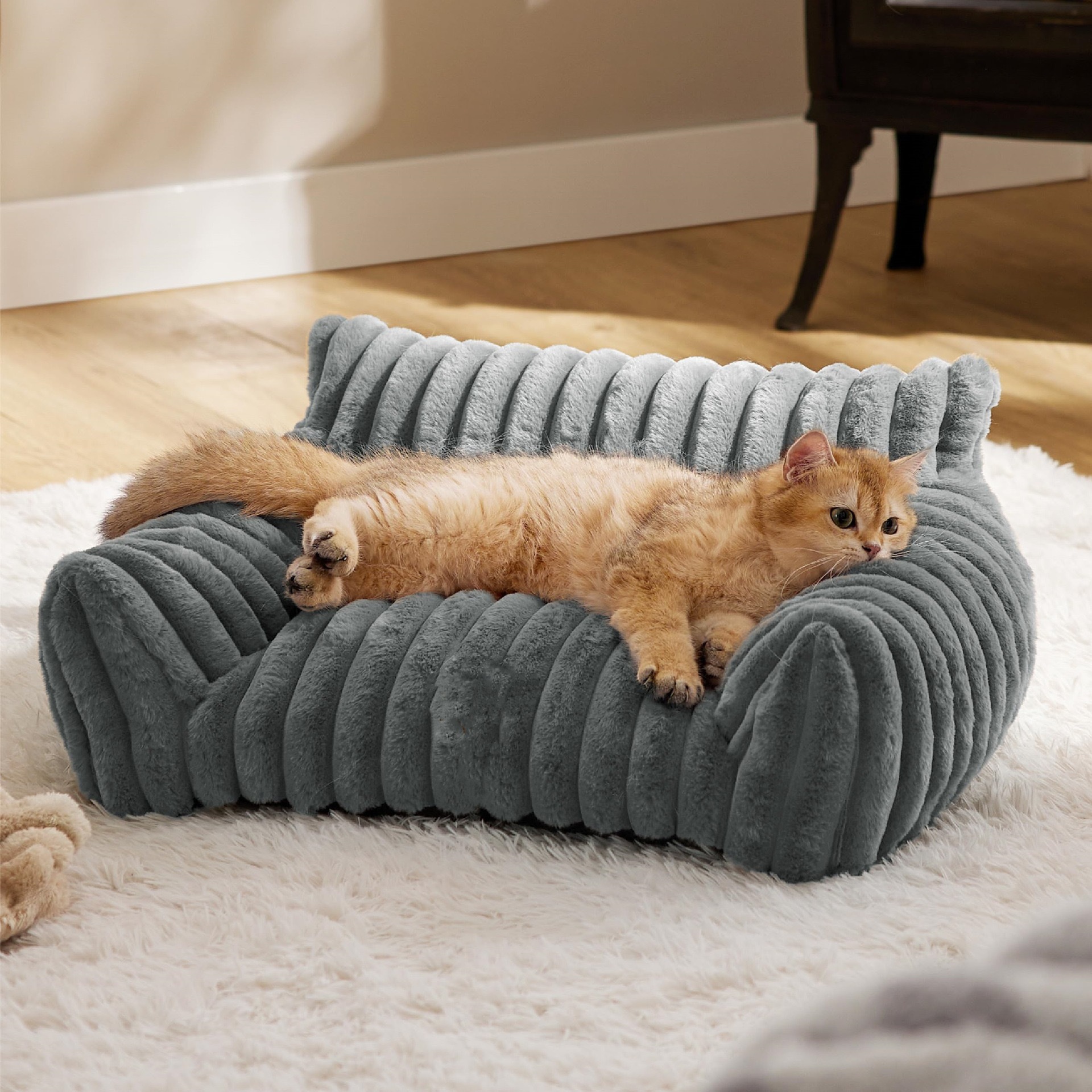 猫と犬の利益の普遍性的な愛玩動物用ソファベッドオールシーズン生あたたかいぬいぐるみ