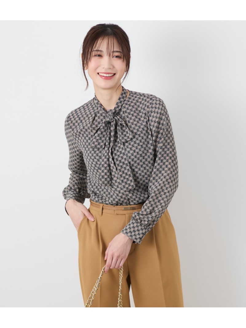 【SALE／28%OFF】アーキテクスチャーモチーフプリント ボウタイブラウス NEWYORKER WOMEN ニューヨーカー トップス シャツ・ブラウス ネイビー【RBA_E】【送料無料】[ Fashion]