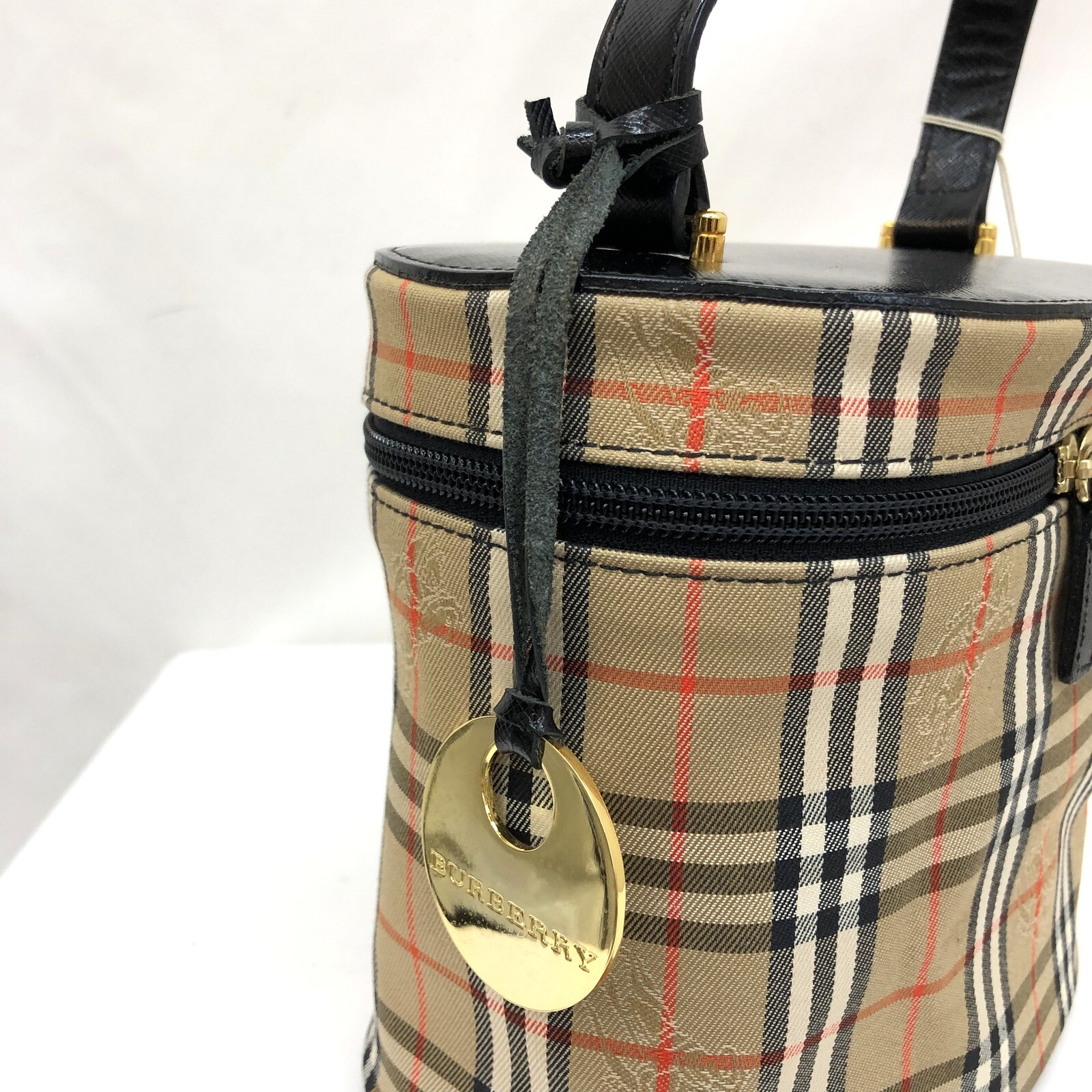 Burberry バーバリー バニティバッグ コスメバッグ バーバリーチェック ホースマーク ベージュ ブラック キャンバス レザー チャーム付き ハンドバッグ 化粧品鞄 筒型 レディース T東大阪店 Itllgby64jq8 中古 Ryb9073 Mozago Com