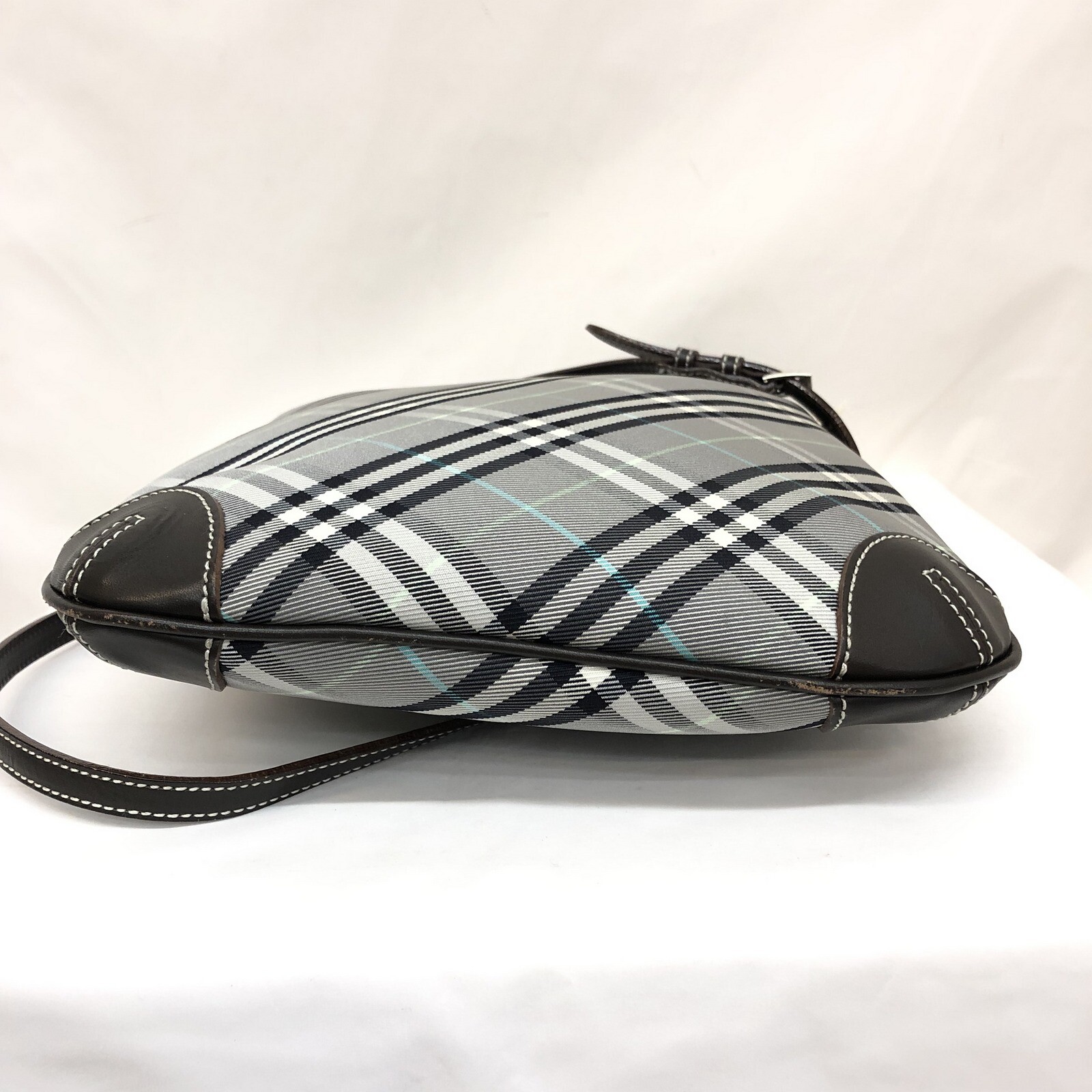 Blue Label バッグ ショルダーバッグ Ryb9075バッグ 小物 ブランド雑貨 ブルーレーベル チェック柄 ブラウン 日本製 グレー クロスボディ レザー 牛革 三陽商会 スリングバッグ Burberry バーバリー ナイロンキャンバス クロスボディ 斜め掛け鞄 レディース T東大阪店