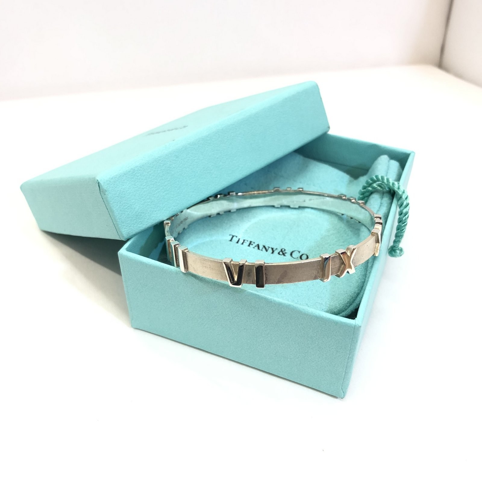 Tiffany Co ティファニー バングル ブレスレット アトラス ローマ数字 シルバー 925 イタリア製 約19 5cm 保存箱 保存袋 アクセサリー レディース メンズ T東大阪店 It7614x9cbw0 中古 Rlv0023 Deerfieldtwpportage Com