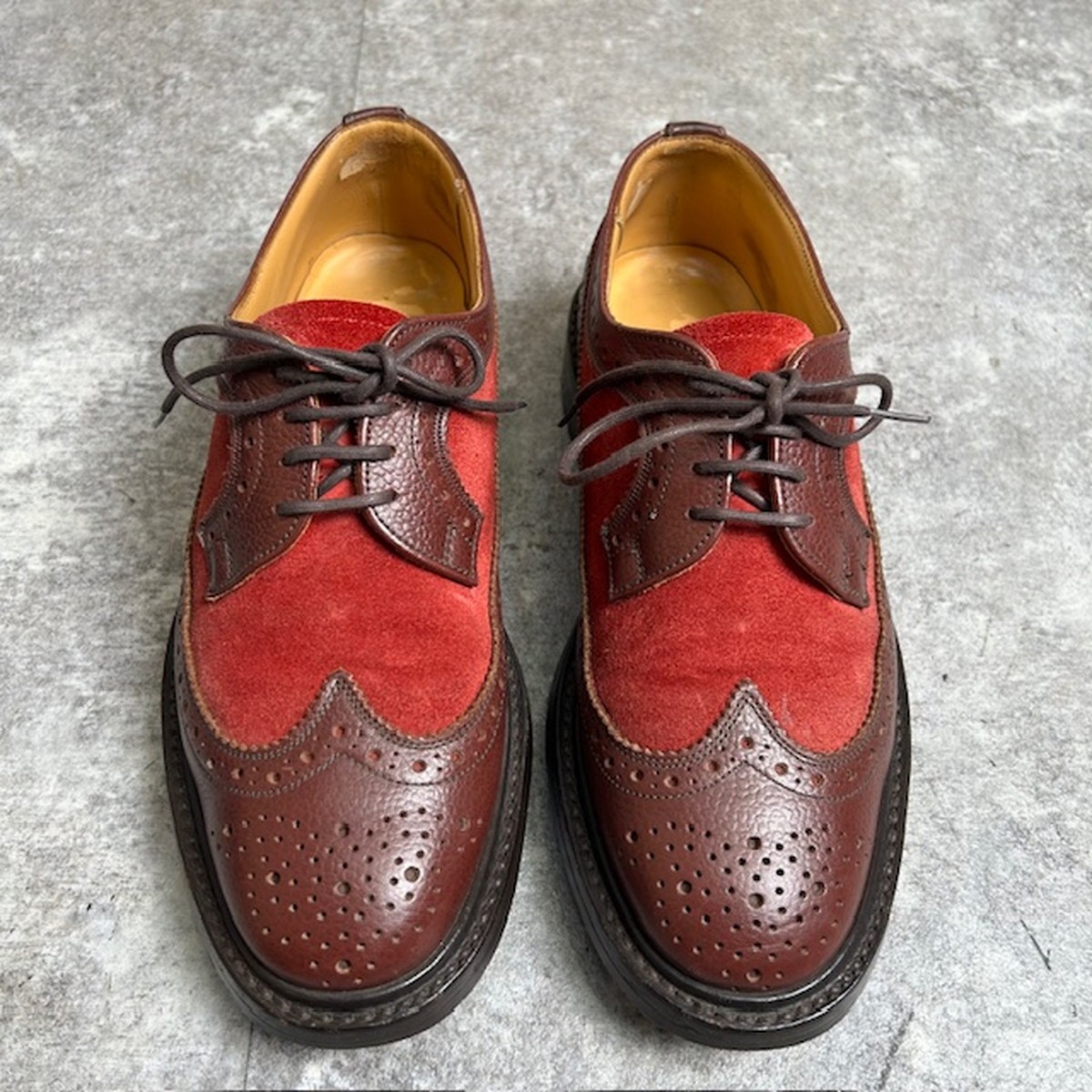 Tricker\u0027s トリッカーズ M5164 ウィングチップ なめし革シューズ トリッカーズ メダリオン 連合王国製 ENGLAND 2音の高低 TWO TONE 貝塚店 ITCISIROXV88 【中古】 RK822TA