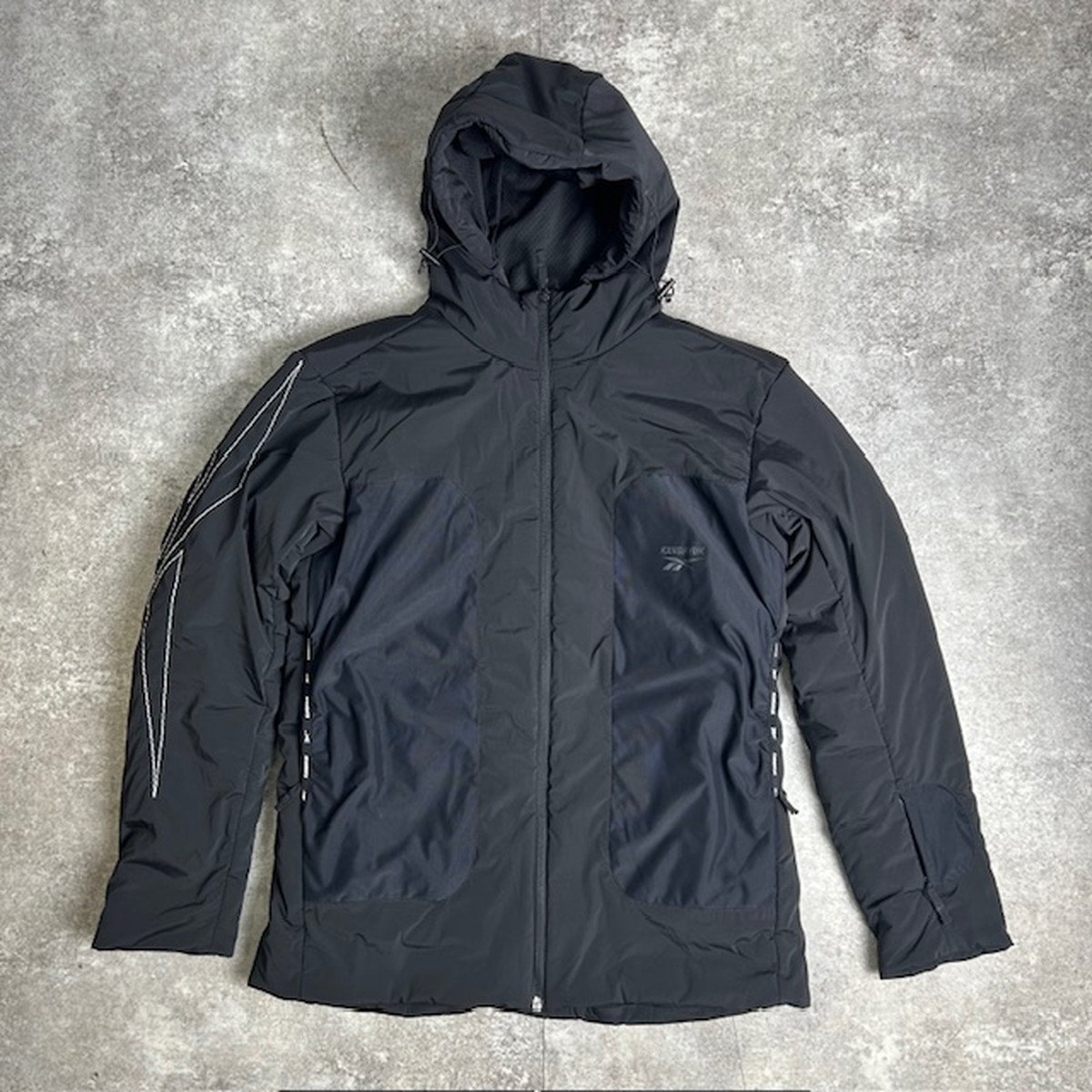 REEBOK リーボック ジャケット フード付き ブラック  KANGHYUK カンヒョク 黒 パデッドジャケット ポリアミド 貝塚店 ITYL4BAPMKK0 【中古】 RK122KO