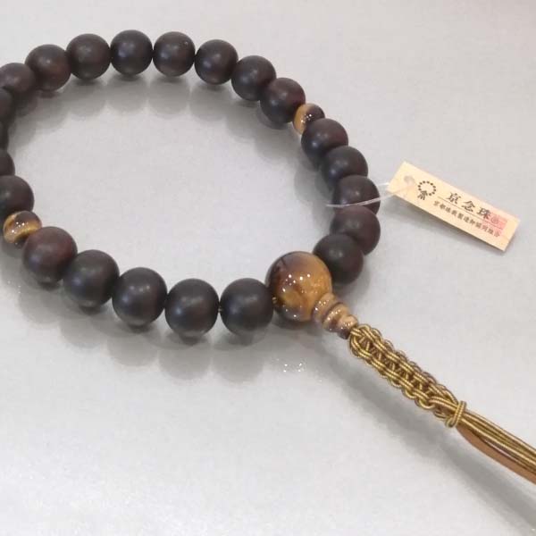 数珠 男性用「浄土真宗 縞黒檀 虎眼石」正絹房付き 男性 男性用数珠 珠数 念珠 天然石 本念珠 法事 葬式 葬儀 法要 正絹房 京念珠 京都 じゅず 天然石 宗派共通 親子 贈り物 ギフト