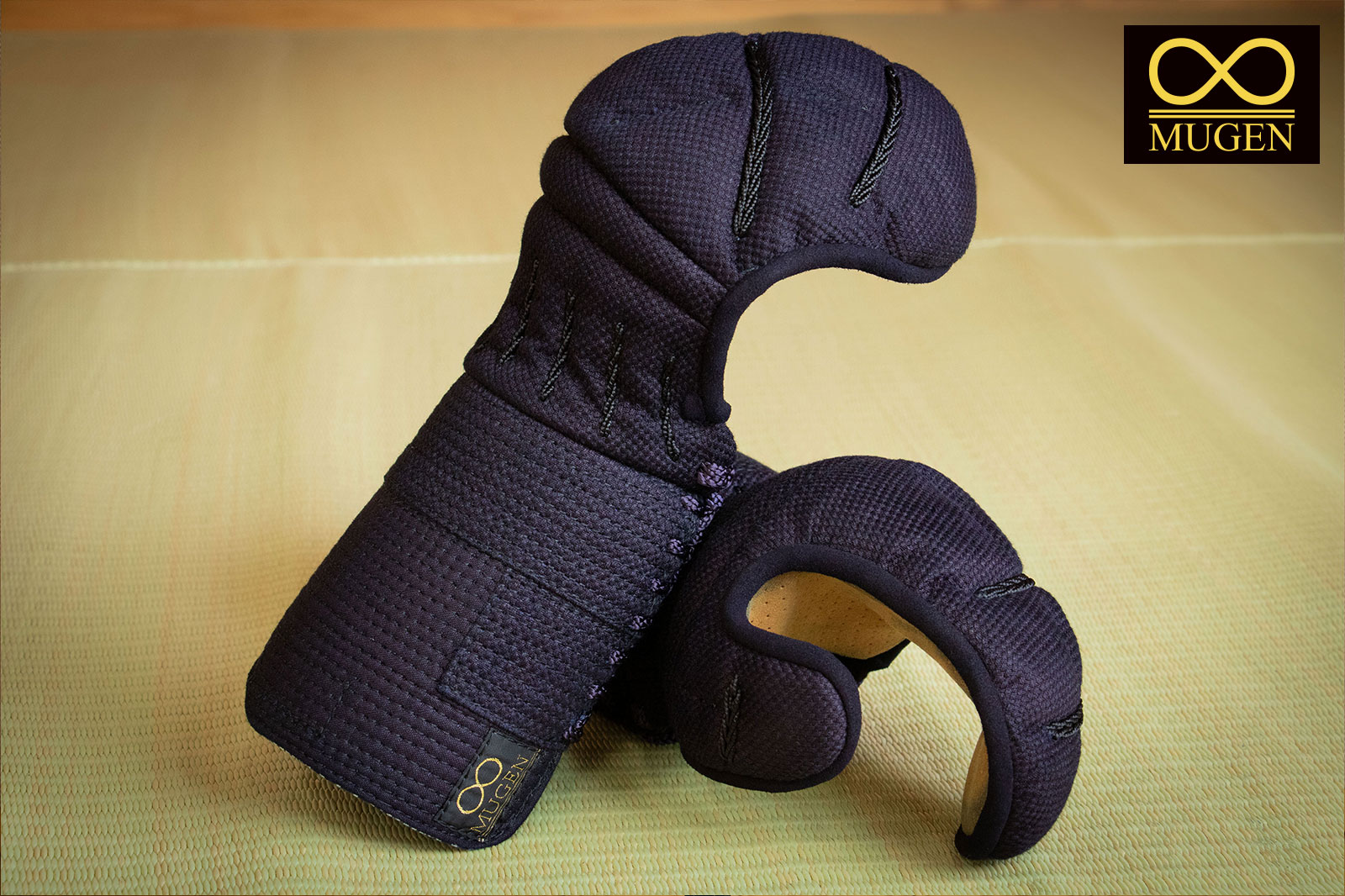 日本製 剣道安全装置 前腕 単品 刺しゅう無料 金∞MUGEN 4粍投球刺 受注生み出すこと 果てしが無い 国産 手作り 剣道具 籠手 甲手 篭手 こて 言い慣わし芸術品 小学生 中学生 高校生 ちびっ子 成年者 貨物輸送無料