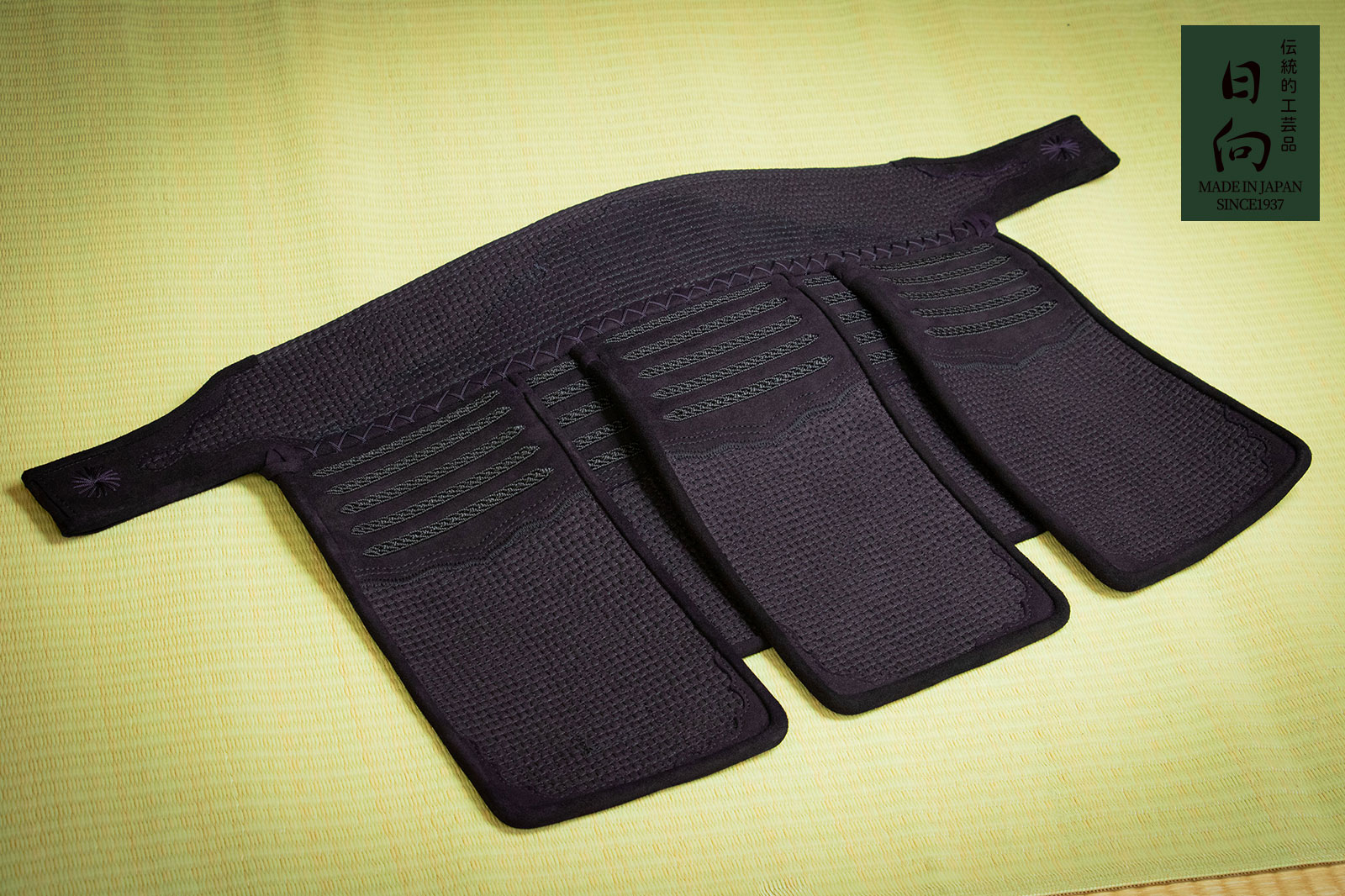 日本製 剣道防具 垂 単品 刺繍無料 日向 BLACK 5mmピッチ格子刺 受注生産 国産 手作り 自由提案型 変化自在 剣道具 小学生 中学生 高校生 子供 大人 たれ 送料無料｜全日本武道具