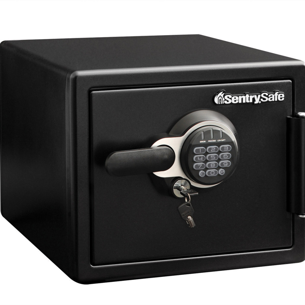 当店だけの限定モデル テンキー式 耐火 耐水金庫 セントリー sentry JFW082GUL 重量32kg 耐火時間1時間 テンキー 鍵 シリンダーキー タイプ 小型金庫 トップジャパン 耐火金庫 業務用 家庭用金庫 セーフティボックス 防犯 小型 保管庫 金庫 耐水 自宅用 家庭用 貴重品 ... 当店だけの限定モデル テンキー式 耐火 耐水金庫 セントリー sentry JFW082GUL 重量32kg 耐火時間1時間 テンキー 鍵 シリンダーキー タイプ 小型金庫 トップジャパン 耐火金庫 業務用 家庭用金庫 セーフティボックス 防犯 小型 保管庫 金庫 耐水 自宅用 家庭用 貴重品 ...