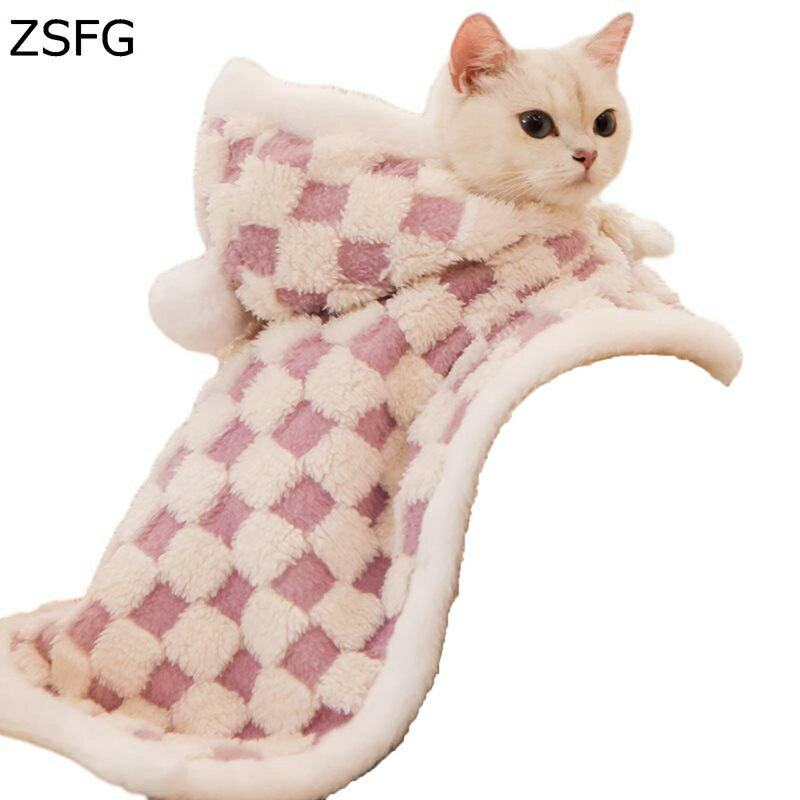 ペット服 秋冬用 犬 マント フード付き チェック柄 ブランケット フリースボア フリースサイズ 着脱簡単 暖かい 保温 猫服 犬服秋冬 防寒コート ドッグウェア ソフト 犬の服 猫の服 小型犬 ルームウェア