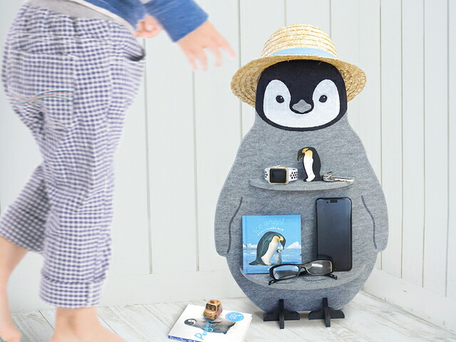 【送料無料!!】【お出かけペンギンラック】ナインディ— nine-D nined 日本製 木製 おもちゃ 玩具 インテリア デザイン 動物 ぺんぎん ペンギン 可愛い カワイイ かわいい ラック オブジェ 出産祝い 誕生日 こども 子ども フェルト ラック 帽子 コウテイペンギン ギフト|nine-D