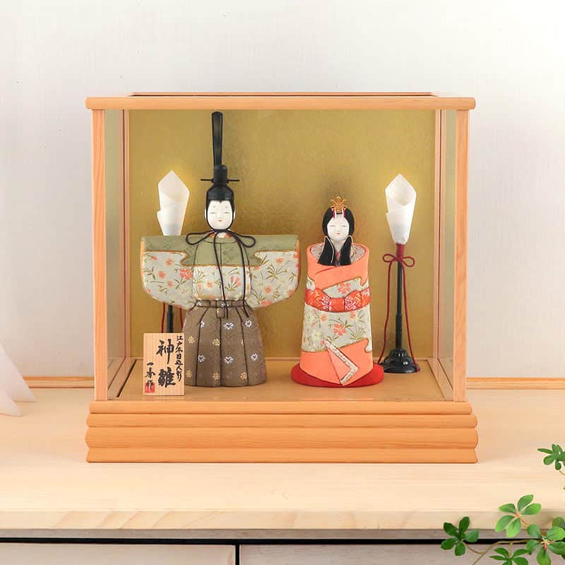 雛人形 コンパクト 一秀 ひな人形 木目込人形飾り ケース飾り 親王飾り 立雛 木村一秀作 神雛 切替 2号 【2026年度新作】 h083-ie-016-7