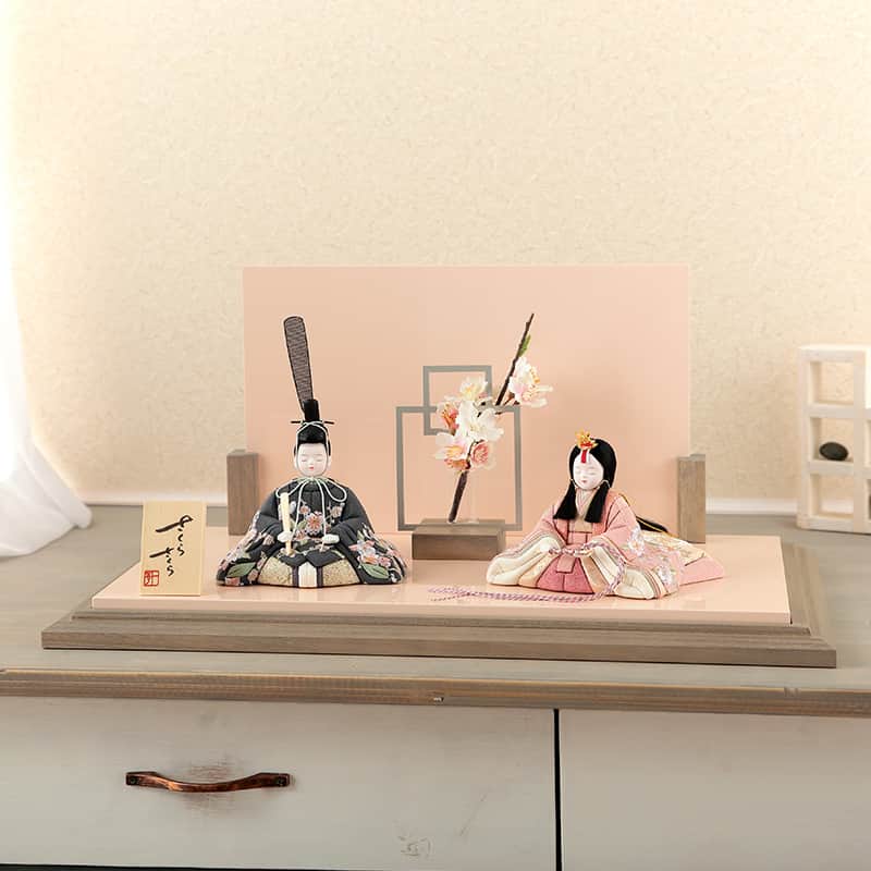 「さくらさくら 」コンパクト 小さな 木目込み親王飾り　雛人形 　一秀作　雛祭り 楽天市場】雛人形 コンパクト 一秀 ひな人形 木目込人形飾り 平飾り