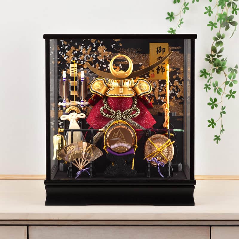 豪華な日本の兜と箱のセット 五月人形 上杉謙信 コンパクト 兜ケース飾り 兜飾り 藤翁作 翠雲