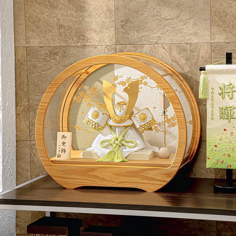 楽天市場】五月人形 コンパクト 吉徳 兜ケース飾り 兜飾り 8号