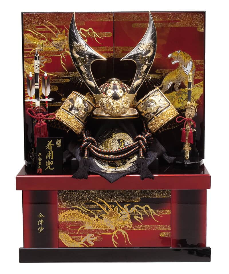 【美品　定価88000円】五月人形　兜　鎧　吉徳　会津塗り　収納飾り h265-mo-502868.jpg