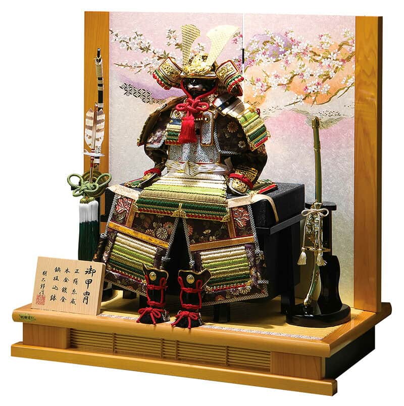 五月人形 豊久 鎧平飾り 鎧飾り 武蔵朔太郎作 萌黄裾濃 正絹糸威 7号 総檜造り 【2026年度新作】 h085-mo-501553 GH-162