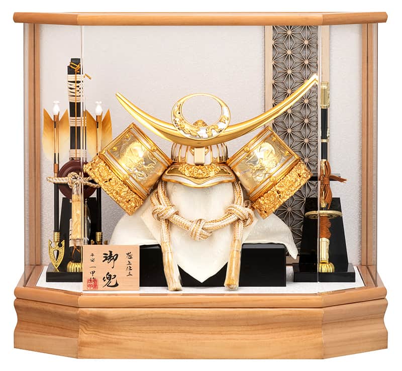 楽天市場】五月人形 上杉謙信公 兜ケース飾り 兜飾り 平安一甲作 10号