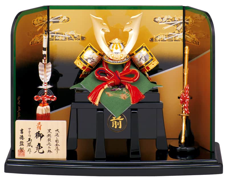【クーポン券当てはめるで10%OFF】五月あやつり人形 吉徳 兜平飾りつけ 兜飾りつけ 玉鳳作 正絹白紺段縅 9号 【2026一年新作】 h085-ys-536286