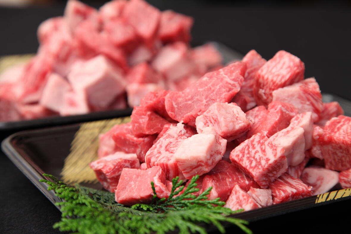 [マーケティングセバスチャン] 倉薗牧場 宮崎牛 サイコロステーキ 600g(100g×6パック) /倉薗牧場 宮崎牛 サイコロステーキ 牛肉 倉薗牧場
