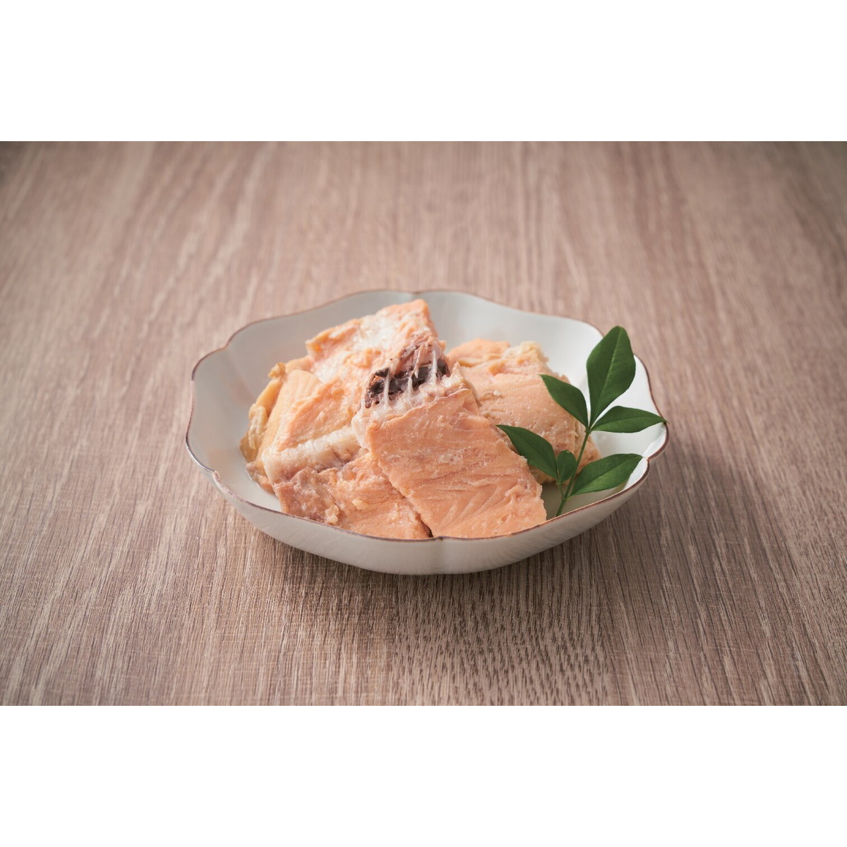 琥珀サーモン鮭の中骨水煮（久慈育ち）　１８０ｇ×６