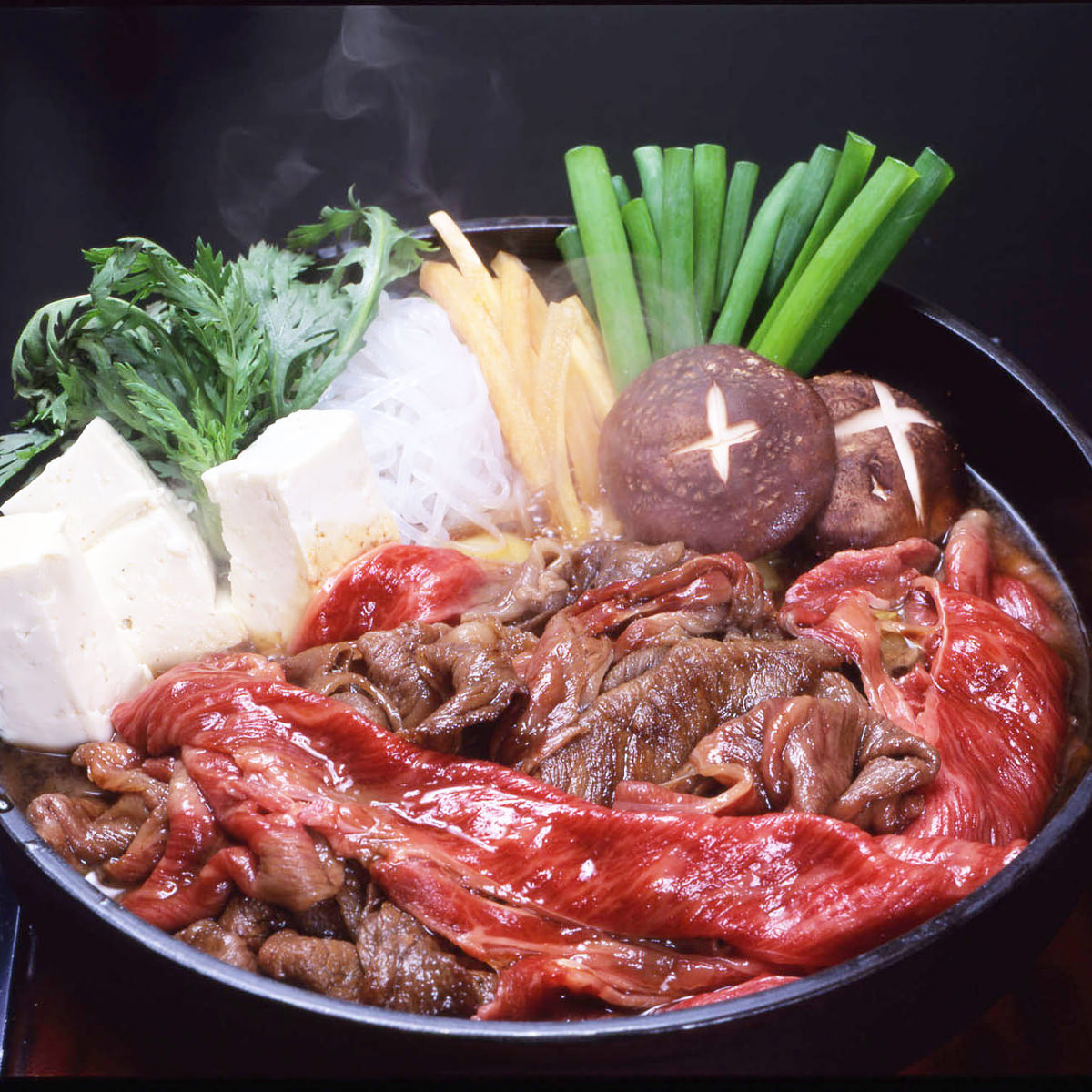 松阪牛 すき焼き 400g 牛脂付き 和牛 黒毛和牛 国産 最高級 冷凍 牛肉 ブランド肉 スライス肉 株式会社まるよし 三重県