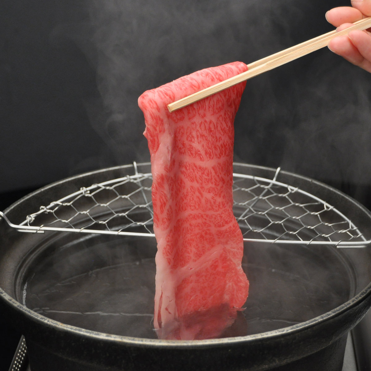 松阪牛 しゃぶしゃぶ 400g 肩肉 モモ肉 和牛 黒毛和牛 国産 最高級 冷凍 牛肉 ブランド肉 スライス肉 株式会社まるよし 三重県